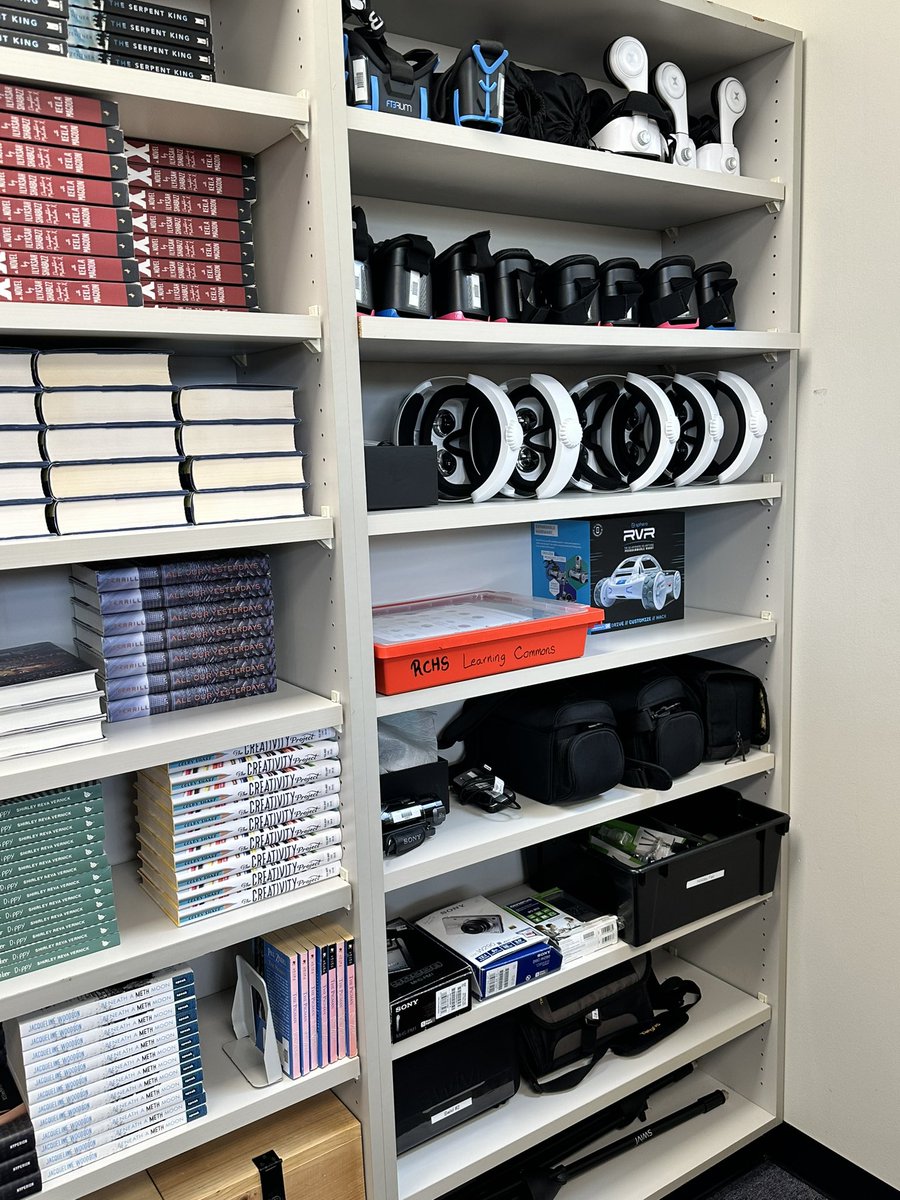 rushschoollib's tweet photo. The @RushvilleHigh staff library got an upgrade! Made more accessible for all staff to utilize. https://t.co/YjtLv0Ne7Z