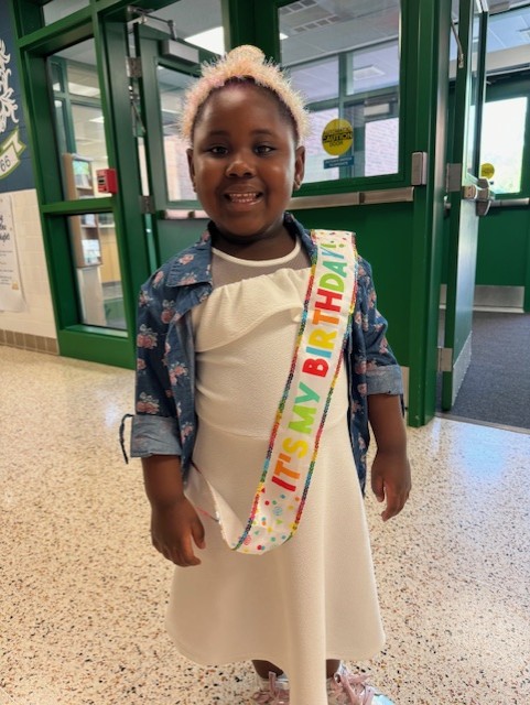 You know it is going to be a good day when the birthday queen comes to school. #happybirthday #Kindergartenrockes <a href="/GuilfordEle/">Guilford Elementary School</a>