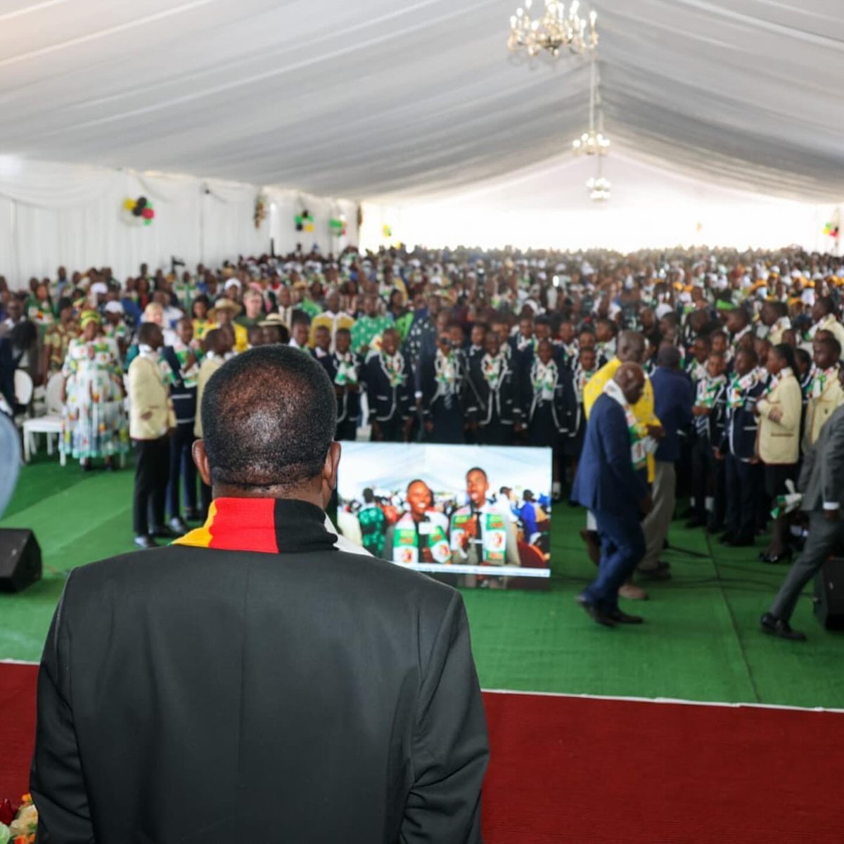 What a joy to host the Children's Party today as part of our 44th Independence Anniversary celebrations. It's always a special occasion to see the young ones smiling and enjoying themselves. Let's continue to nurture and empower our future leaders. #IndependenceDay #Zimbabwe 🇿🇼