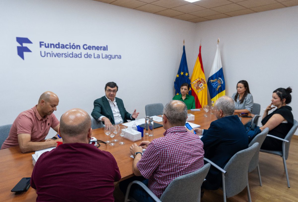 fg_ull's tweet photo. 🤝El equipo directivo de la Fundación General de la Universidad de La Laguna, bajo la gerencia de Julio Brito, se reunió ayer con Fernando Martínez, presidente de #FUE y #REDFUE, para intercambiar experiencias y seguir colaborando por el #talentojoven 👩‍💻

#ULL #FGULL https://t.co/6Hw87PNMlS