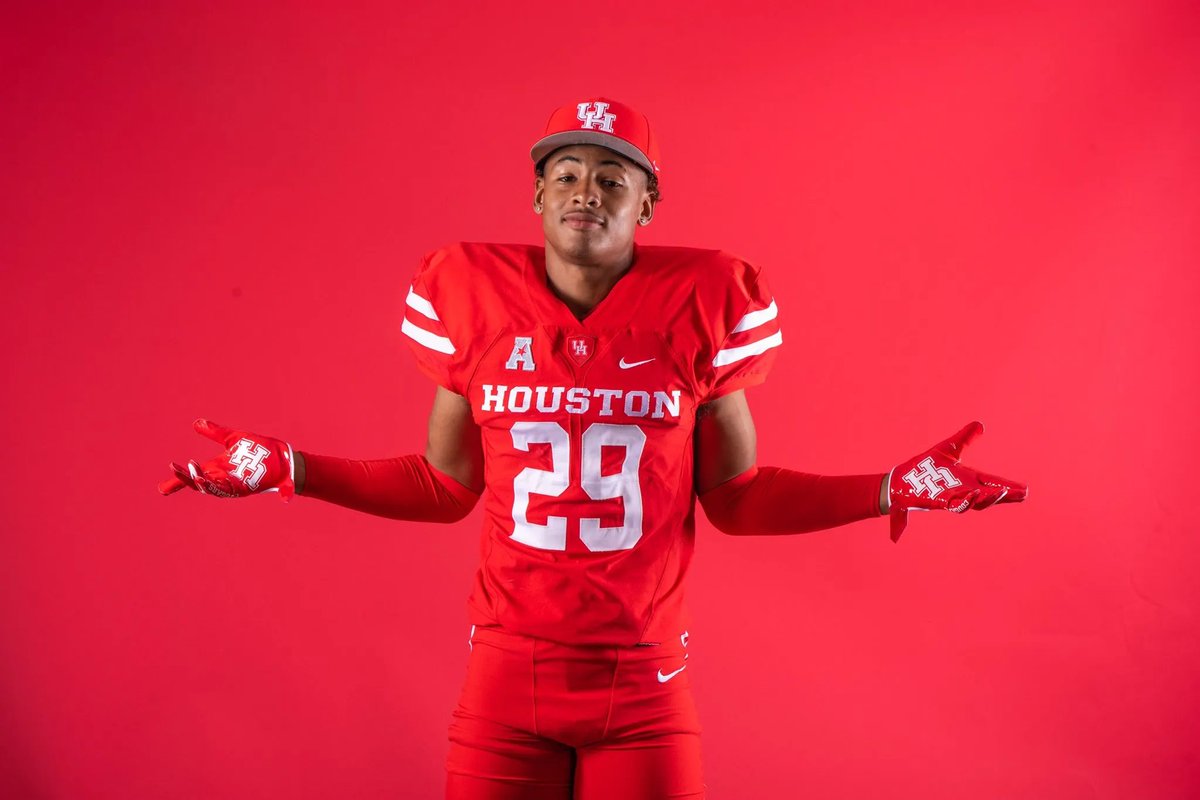 Houston linebacker Treylin Payne will enter the transfer portal, a source tells @On3sports. The sophomore has tallied 48 career tackles. @mzenitz first. on3.com/transfer-porta…