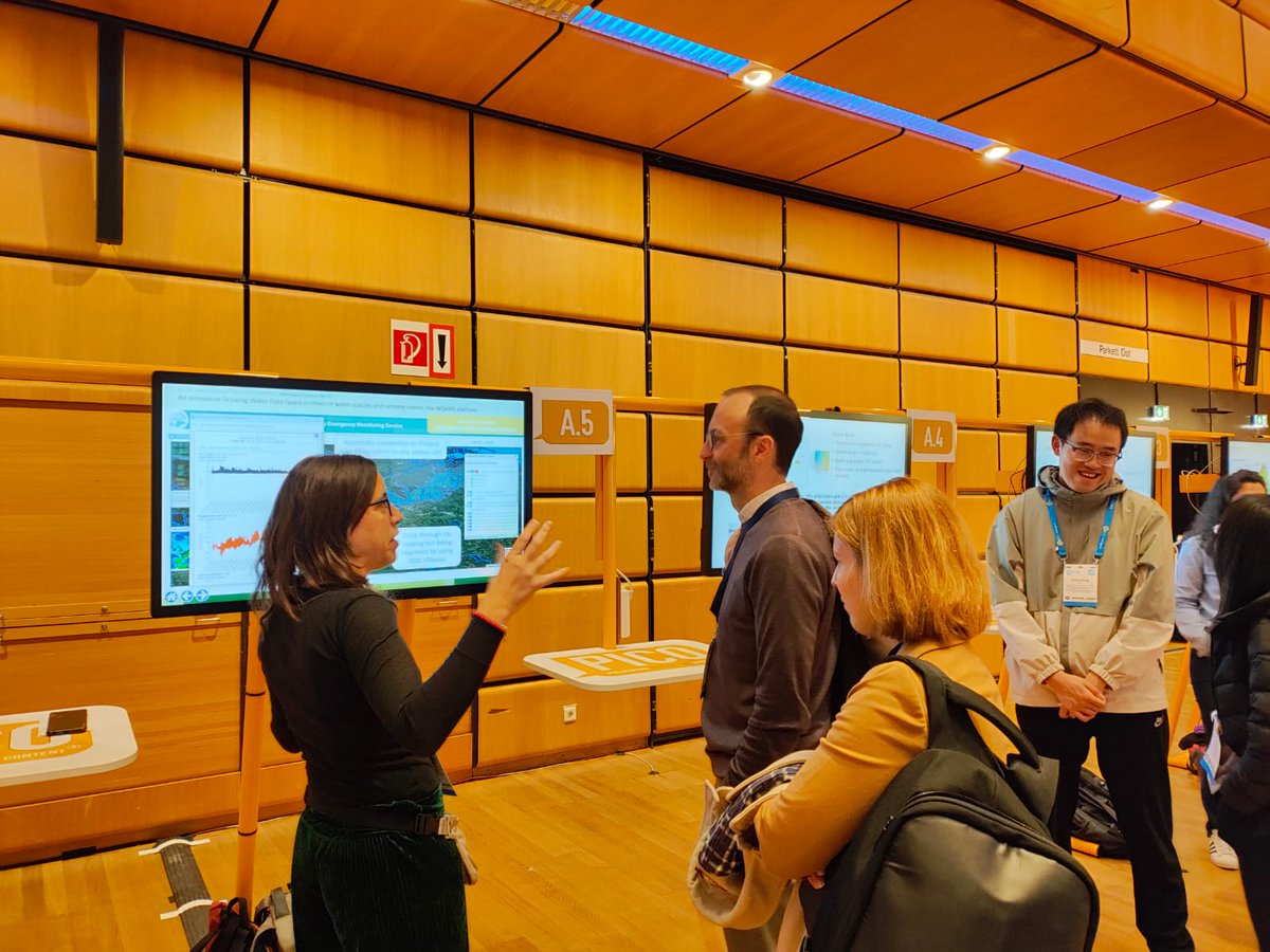What a wednesday at #EGU24 🎉Here are some insights into our #EGUtoday from our researchers! 💧Ivette Serral shows the innovative Drinking Water Data Space for water scarcity and extreme events developed by @wqems_eu and its relation with @ad4gd_project. And Q&A with some fans😎
