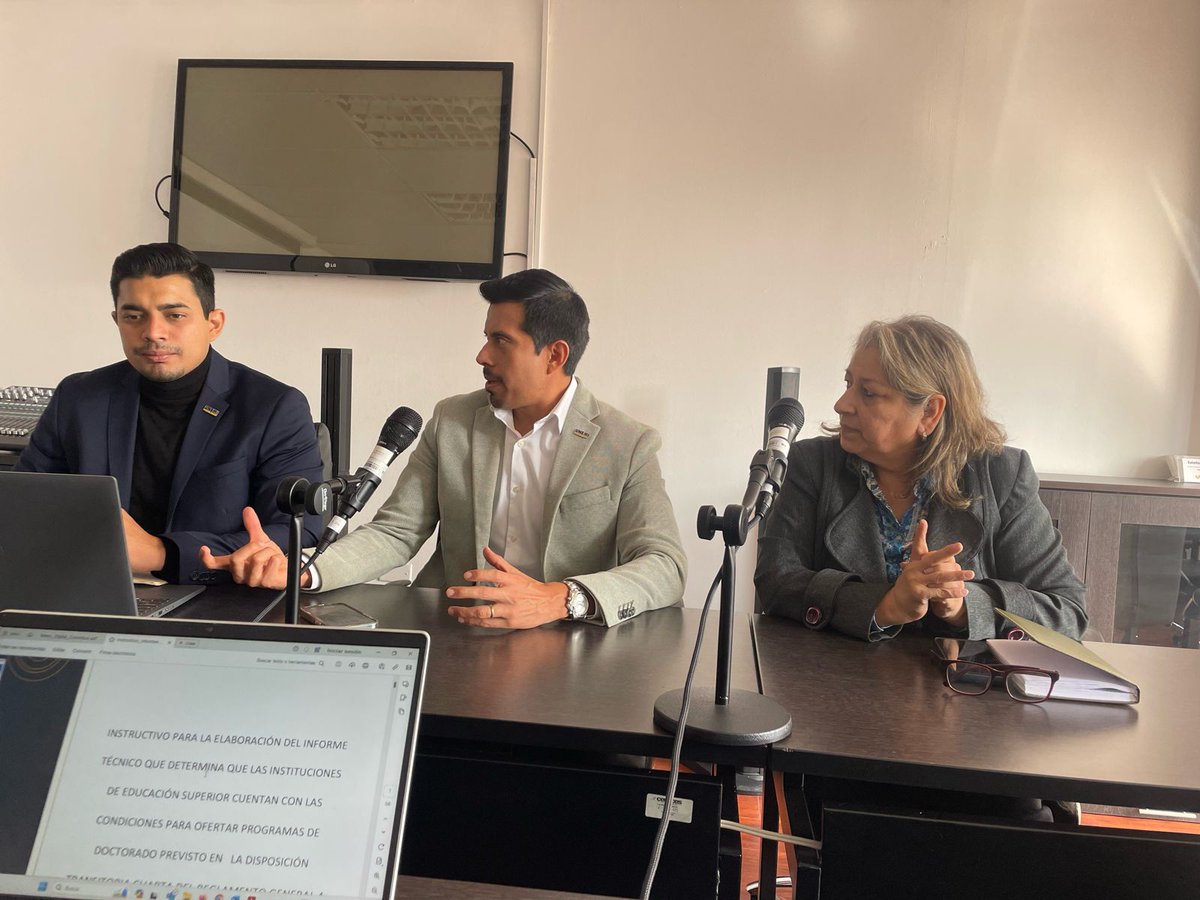 Caces_Ec's tweet photo. Martha Macías, presidenta de la Comisión Permanente de Programas de Posgrados, junto al equipo técnico del #CACES, recibieron a los delegados de la @UNEMIEcuador para  resolver sus dudas sobre la revisión de proyectos de programas de Doctorado previo a su aprobación (CES). https://t.co/TKLMLY93Bb