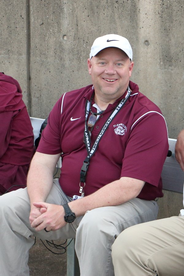 PlanoFootball's tweet photo. Our thoughts and prayers are with the Coach Trevor Dean family following his passing.  Coach Dean loved his family and loved the players he coached.  He will be missed by so many. https://t.co/RqtYRwoJRR