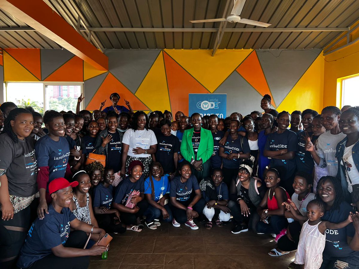 Today was inspiring with Lady Marième @mjamme sharing her life experience with young women at WITU. She emphasized the importance of investing in learning and acquiring tech skills, empowering them to build solutions for their communities #WomenInTech @i_amthecode @Refugees