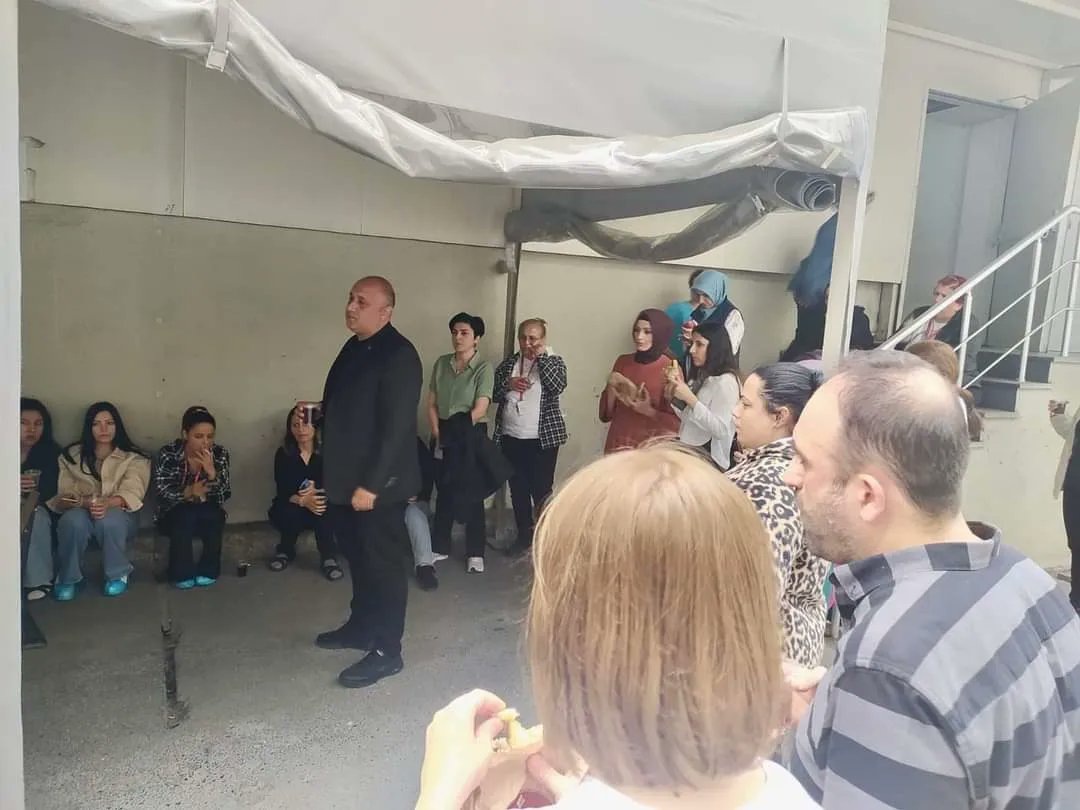 TmsIstanbul1Sb's tweet photo. Şube Başkanımız #MehmetAliAkman Şubemize baglı #Salcomp #Xiaomi çalışanı arkadaşlarımız ile bir araya gelerek güncel konular hakkında fikir alışverişinde bulundu.
#GüçlüTürkMetal https://t.co/qNNE8Gj37s