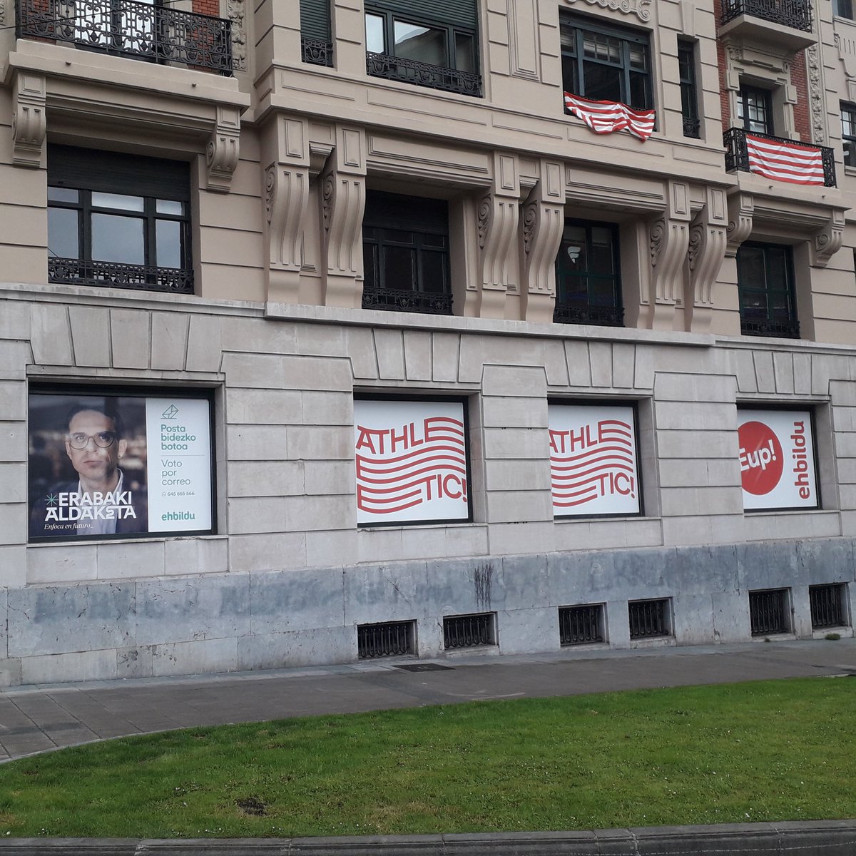 uri_aitor's tweet photo. Partidu Populista baten bilakatu ote da? https://t.co/zsXWCnWs2C
