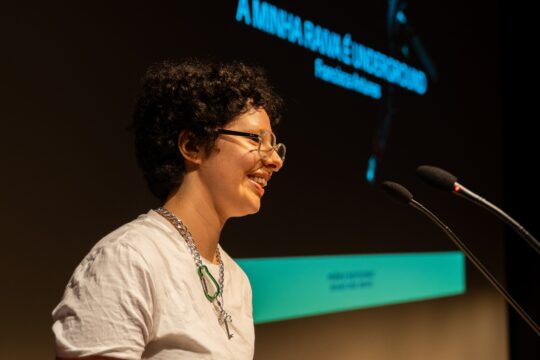 Partilhamos o percurso de Francisca Antunes no IndieLab, um programa desenvolvido pelo @indielisboaiff e pela NOVA FCSH. Francisca é alumna do Mestrado em Ciências da Comunicação e conta-nos tudo sobre o filme 'Live, Laugh, Lesbian longing'. A ler aqui: bit.ly/IndieLab2024.