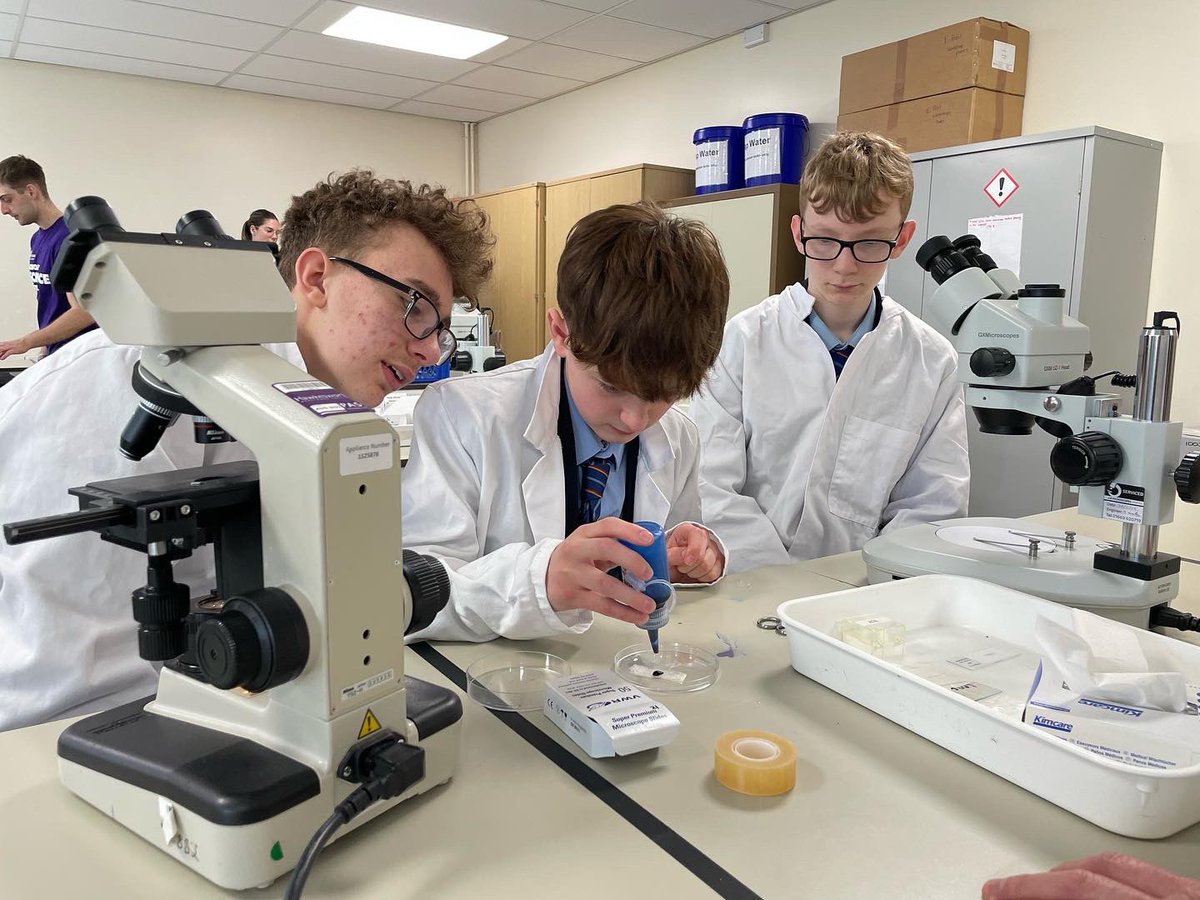 Just before Easter some of our Year 9 students attended the Durham University School Science Festival. They had a fantastic afternoon completing different practical activities - thank you for having us <a href="/durham_uni/">Durham University</a> 👩‍🔬👨‍🔬🧬🔬🥼🧪