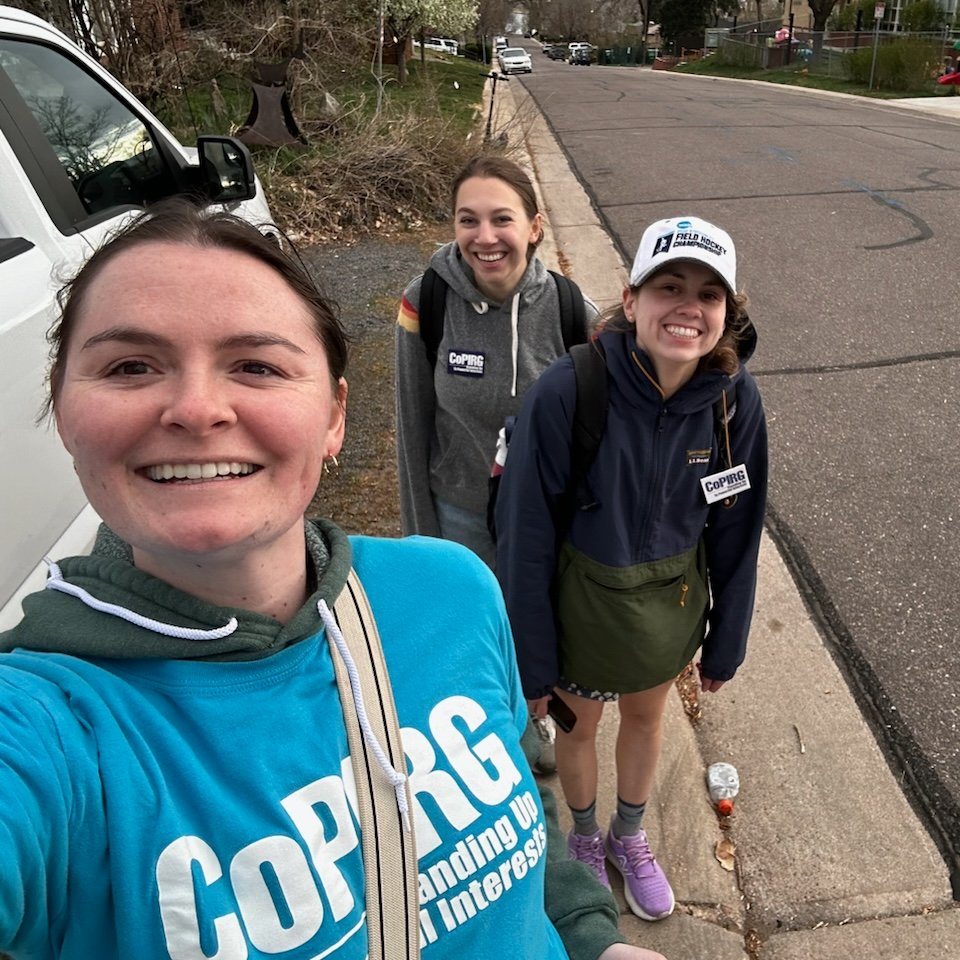 I'm excited @copirg canvassers are out in the field this week talking about #ozonepollution! They're hearing that Coloradans are passionate & want state leaders to clean up the air pollution that's harming our health & quality of life. #cleanaircolorado pirg.org/colorado/artic…