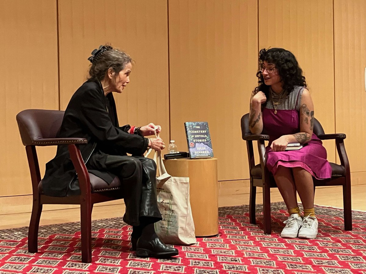 Warm and friendly crowd, good conversation, and lots of hugs at @HarvardBooks last night! I so enjoyed chatting with @ellomelissa, and was particularly intrigued by her description of her latest novel, CANDELARIA. Do pick up a copy when you get the chance-- I know I will!