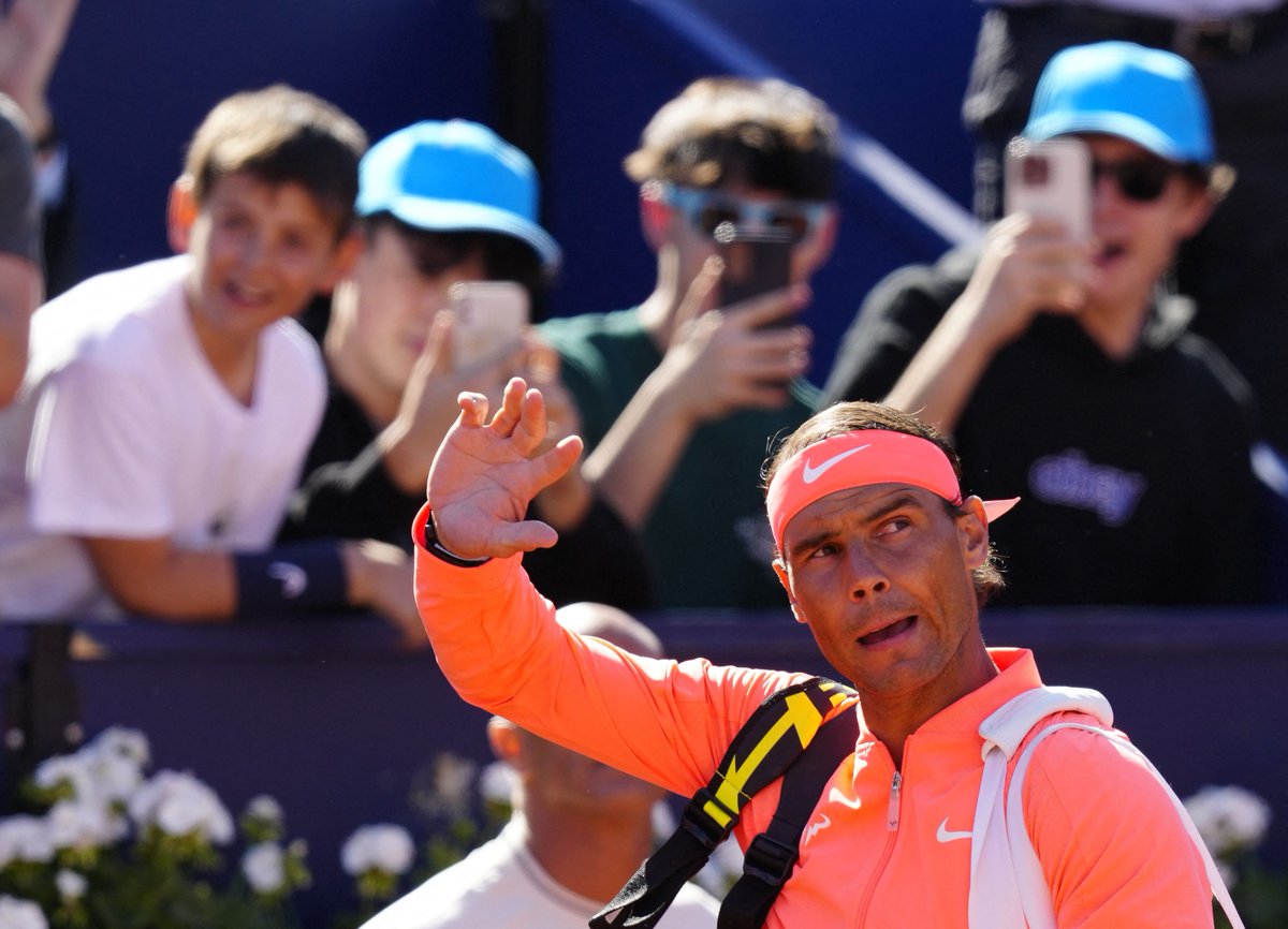 Geri dönüş kısa sürdü. 👋🐐 Alex de Minaur'a 7-5 ve 6-1'lik setlerle kaybeden Rafael Nadal, 12 kez şampiyonluk yaşadığı #BarcelonaOpen'a 2. turda veda etti.