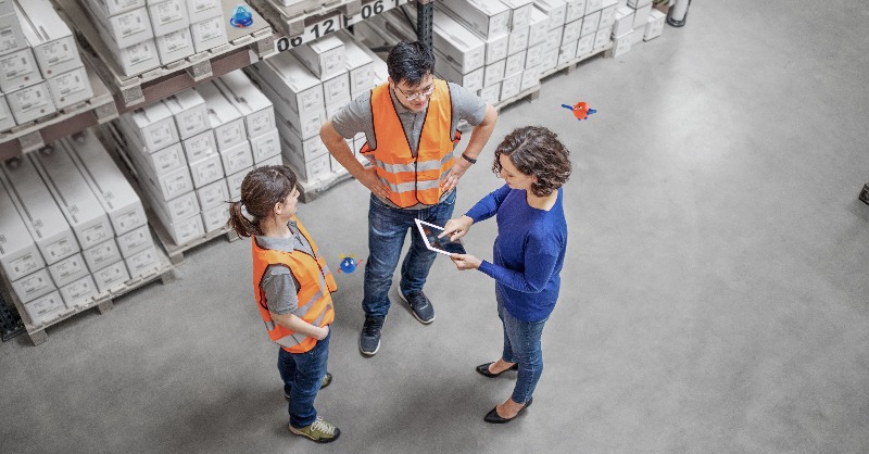 UiPath's tweet photo. AI is more than a tool—it’s a catalyst for sustainable growth. Read how our manufacturing customers harness it for eco-friendly innovation ♻️: #AutomationforGood