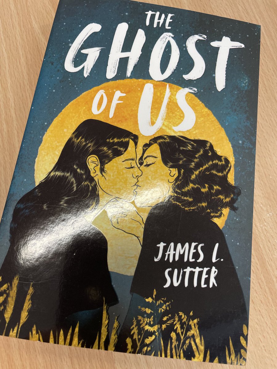 Book post! Very much looking forward to this supernatural romance @jameslsutter Thank you ⁦@AndersenPress⁩ #TheGhostofUs