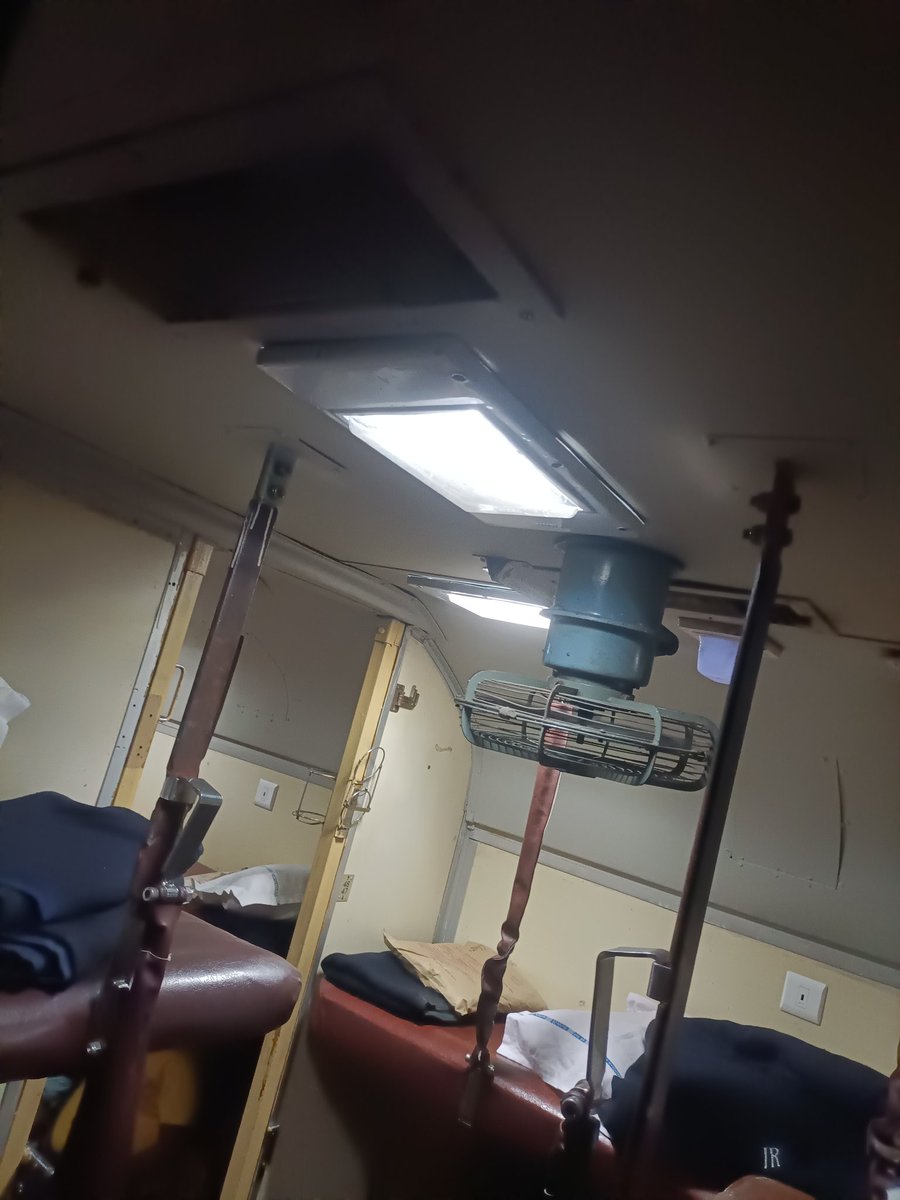 iamZiyaur's tweet photo. @AshwiniVaishnaw 
TRAIN NO ,13159 PNR- 6434649087. Respected sir, AC of berth B1 is not working properly and people are feeling suffocating. Please resolve this problem as soon 🔜 as possible. @RailMinIndia
@RailwaySeva https://t.co/U7ANoR7du1