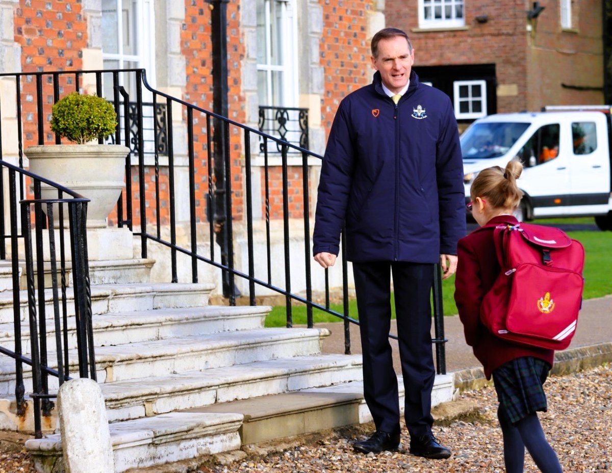 BWPSchoolHead's tweet photo. It was lovely to welcome all the children back to Beechwood Park School today! What a fantastic term we are going to have together! @BWPSchool https://t.co/4Fovv2S2cg