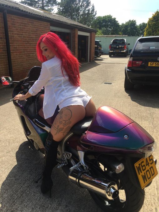 Going live tomorrow at 9pm GMT and again Friday at 9pm GMT with a sexy lady. Be sure to join me guys  https://t