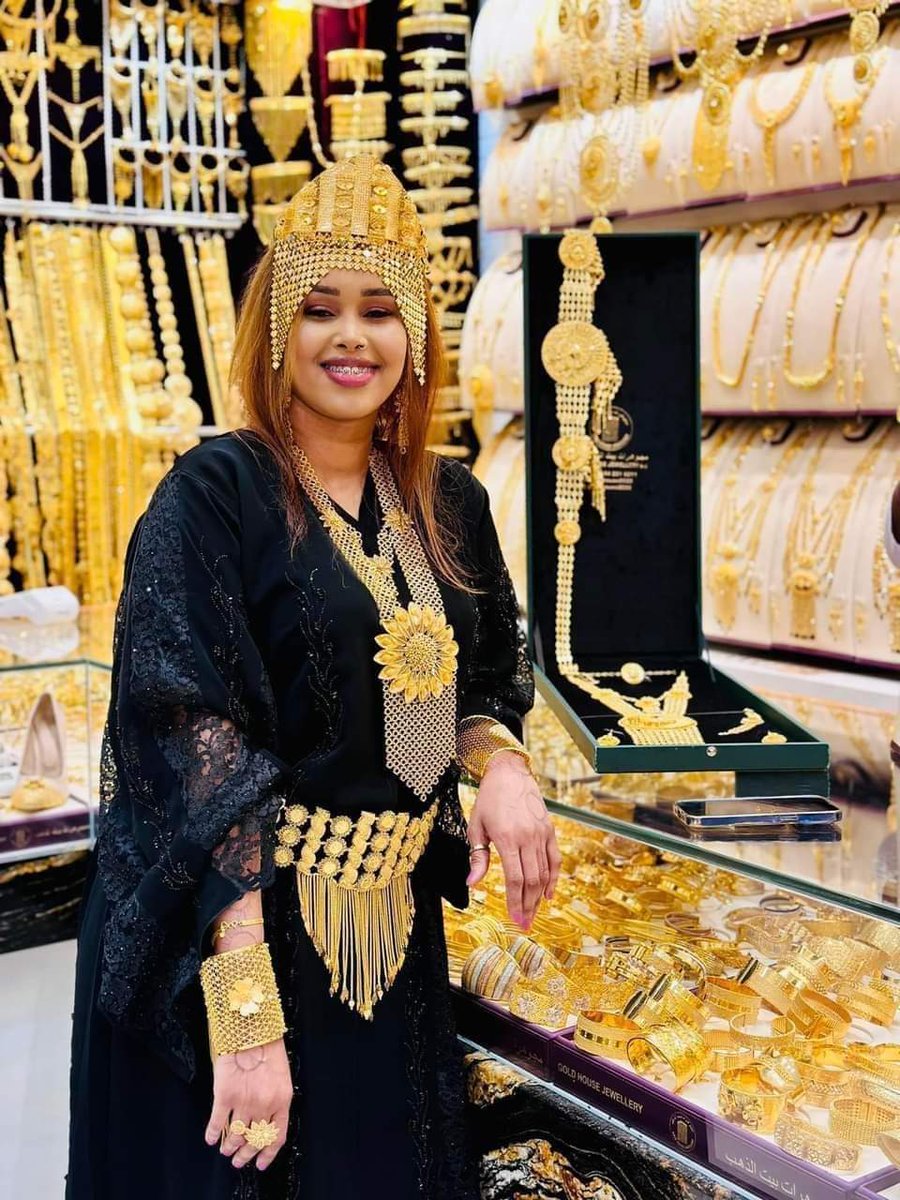 Celafwyn's tweet photo. #boqorad 👑

@Lander4lifee @waddani_5 @fahima_hagar @fatheyayallas @Abdulahi_Irro @Yjeoa @SaidAden365 @WajaaleMan @SSTHawdReserve @cabdiraxmanmid https://t.co/IVUU4DyWo5