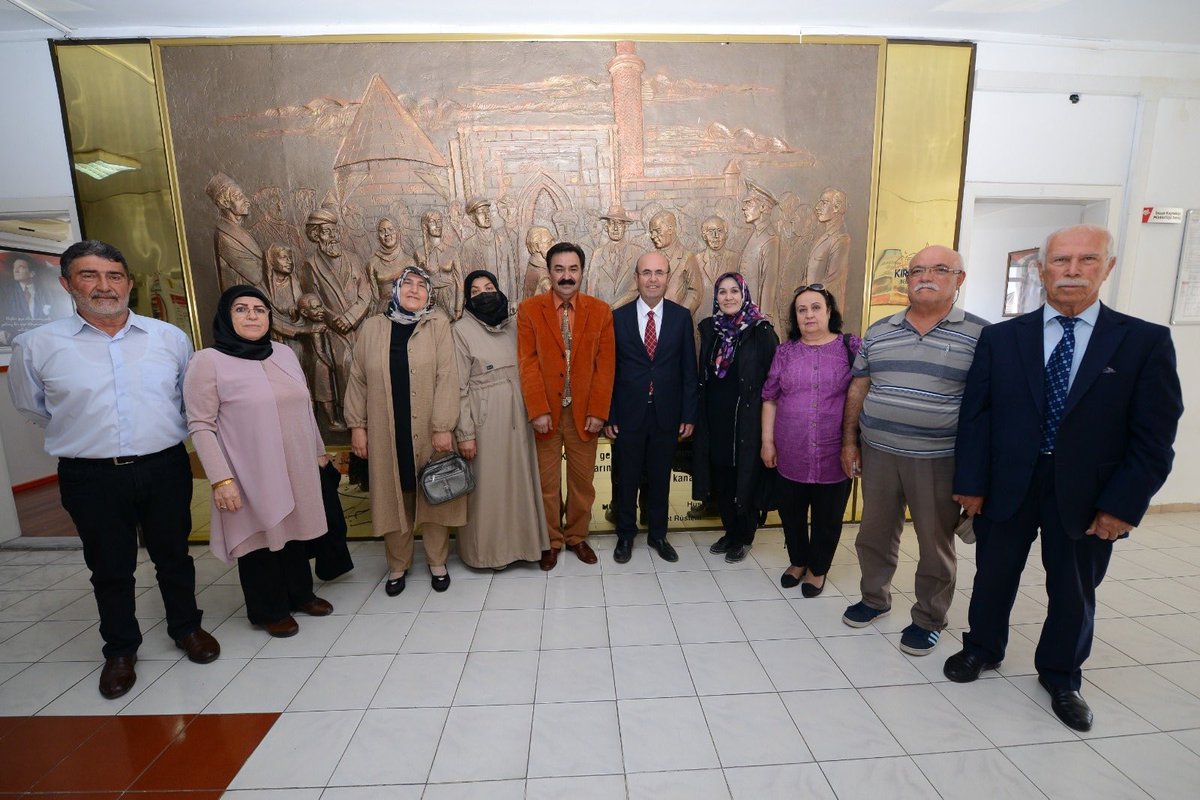 Kırşehir Şairler ve Yazarlar Derneği Yönetim Kurulu Başkanı Ertuğrul Öcal ve üyeleri Belediye Başkanımız Selahattin Ekicioğlu'na hayırlı olsun ziyaretinde bulundular. #SelahattinEkicioğlu #KırşehirBelediyeBaşkanı #KırşehirBelediyesi #KIYŞAD