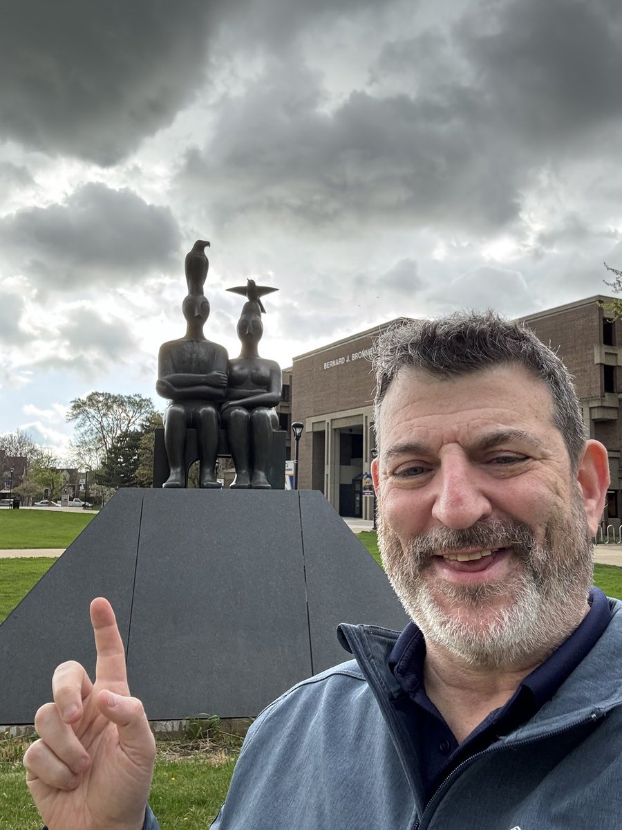 Where in the 🌎 is Hein? Steve Roses is visiting ⁦@NEIU⁩ today. Say hi if you see him wandering around 👋🏻