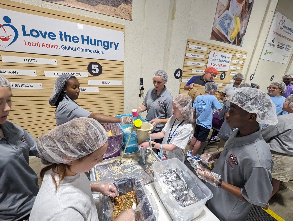 ExploreHMS's tweet photo. Highland's Explore Ambassadors helped pack 13,000 nutrient rich meals at Love the Hungry today for our Day of Service! Check out this amazing organization! @lovethehungry #ExploreAmbassadorsDOS2024 @HighlandPROUD @ExploreJCPS @JCPSExploreEA https://t.co/ErHv39OjAV