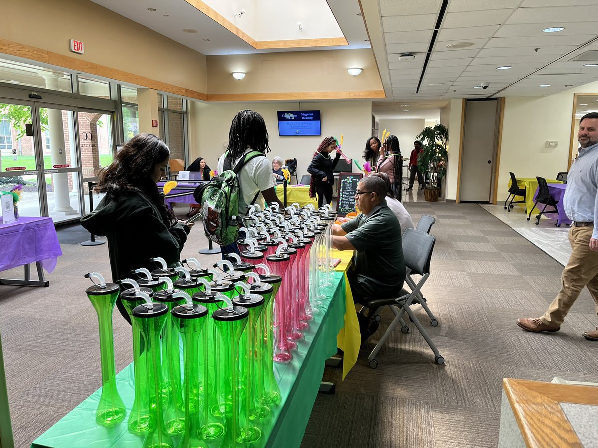 CSMHawks's tweet photo. Come join us at Spring Fling!
#CSMHawks #CSMStudents #CSMStudentLife #CSMSpringFling https://t.co/C8Oyk22veG