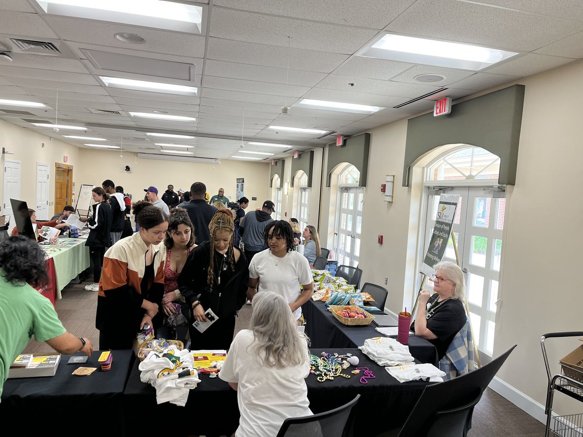 CSMHawks's tweet photo. Come join us at Spring Fling!
#CSMHawks #CSMStudents #CSMStudentLife #CSMSpringFling https://t.co/C8Oyk22veG