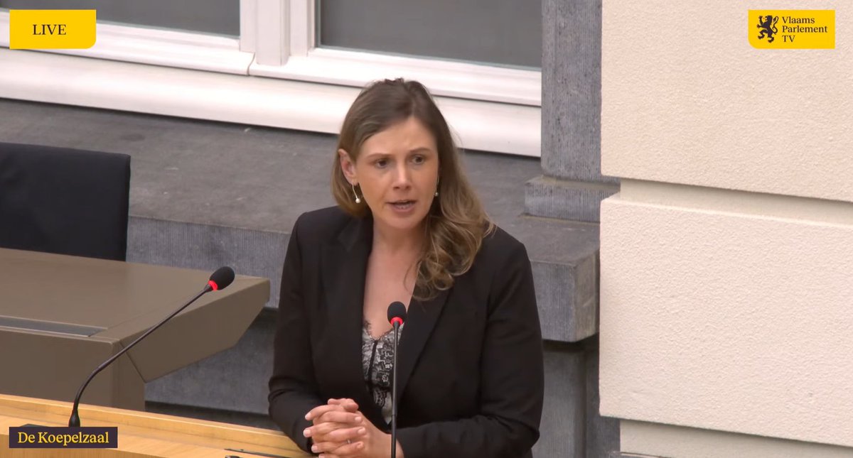 💬"Een op de drie vrouwen in ons land is al ooit slachtoffer geweest van partnergeweld. Deze cijfers zijn onthutsend en onaanvaardbaar. Er worden maatregelen genomen maar we zullen nog verder moeten gaan", zegt <a href="/FreyaSaeys/">Freya Saeys</a> (<a href="/openvld/">Open Vld</a>)

📺Live op Vlaams Parlement TV