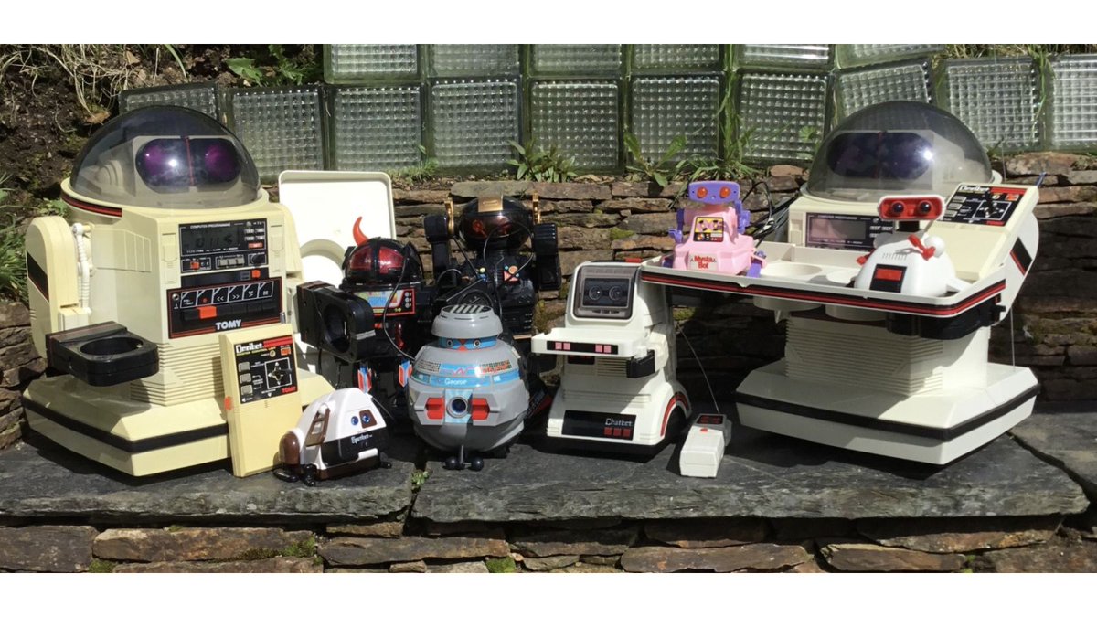 EverRotating's tweet photo. It's back to the future again in this week's #VintageShowAndSell with these 1980's robots. ๐ค
#Tomy #Omnibot #Spotbot #1980s #Robots https://t.co/9npfdPDveg