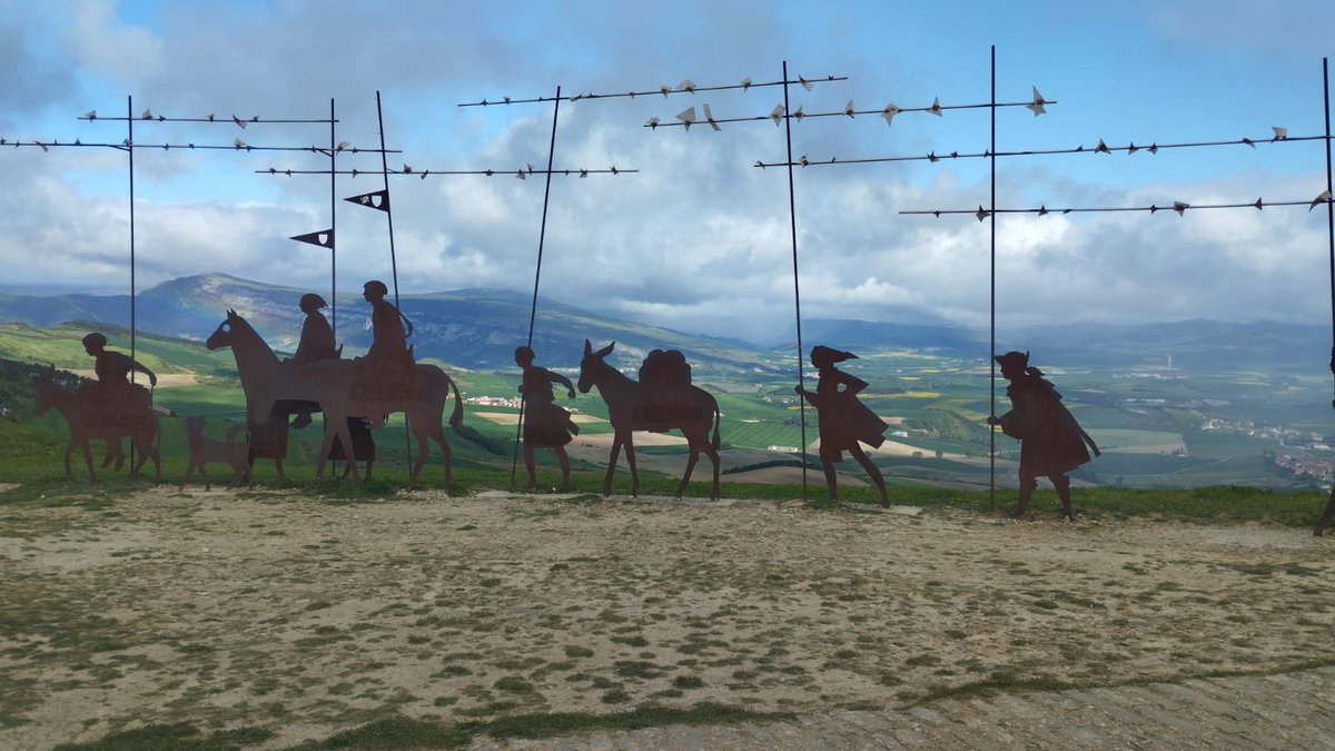 Bientôt une semaine passée sur le camino. De magnifiques paysages. Cela etant, j ai une proposition : supprimer le dernier kilomètre de chaque étape ! 😄😄😄