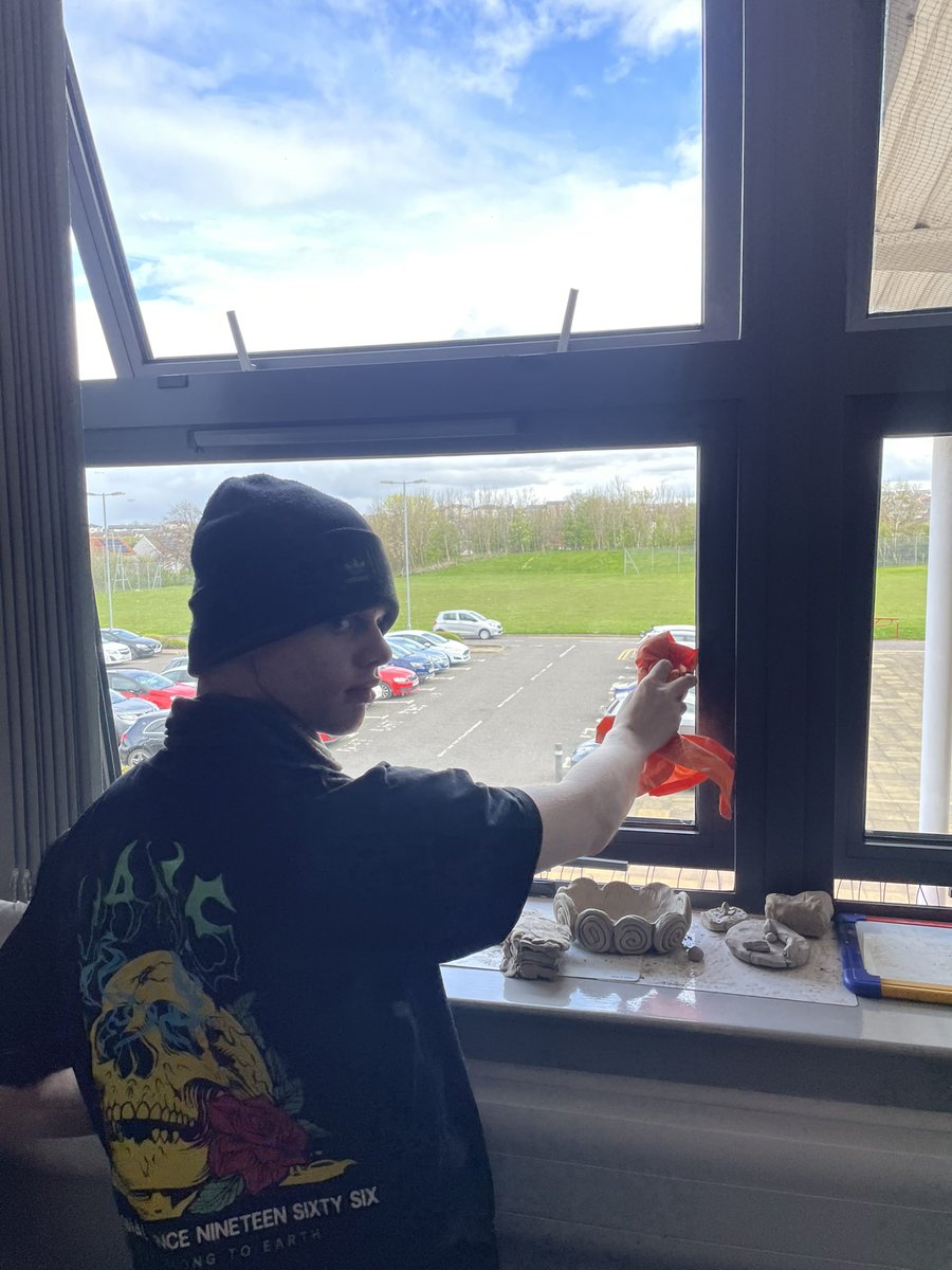 GracemountESB's tweet photo. Nothing better than a team effort at spring cleaning the base. 🙌🏻🧼✨ It is sparkling now!! As always our young people doing us proud! 🥳 #cleanspacecleanmind #TeamworkMakesTheDreamWork  #springclean https://t.co/mA4tM0tOCJ
