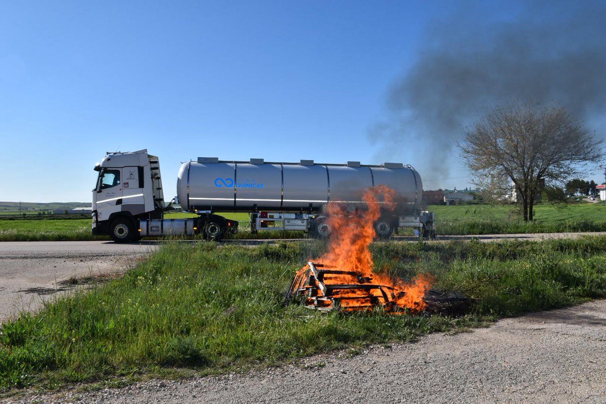 🔵Un total de 170 efectivos 👩‍🚒 participan en un simulacro en Montalbo con el objetivo de ejercitar y reforzar la activación y aplicación eficaz del PETCAM. Más información 👇 acortar.link/q2e7Bq