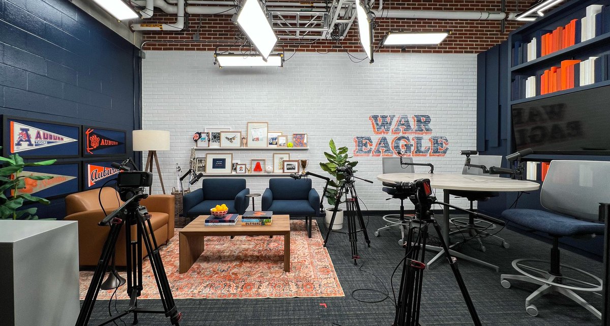 Love seeing one of the new <a href="/WarEaglePlus/">WarEagle+</a> sets used here!

Outstanding work by our War Eagle Creative team in bringing this space to life! <a href="/kookoo_katchu/">Morgan Smith</a>, <a href="/LaurenYates3/">Lauren Yates</a>, <a href="/abaaron/">Andrew Aaron</a>, <a href="/Ethansanabria/">Ethan Sanabria</a>, <a href="/MarleeThompson8/">Marlee Zanna</a>, <a href="/CreativeSabo/">Chris Sabo</a>, <a href="/ZachBlandPhoto/">Zach Bland</a> + many others who assembled,