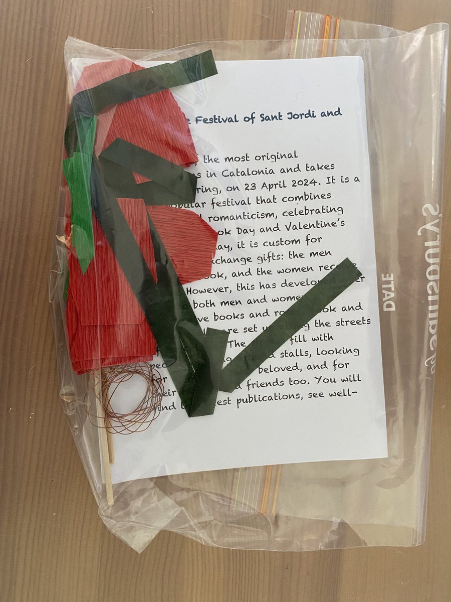1.5 Spanish had a great time today learning about Sant Jordi and making roses to gift to their friends and family next week. <a href="/ShawlandsML/">Shawlands Modlangs</a>
🌹🌹Feliç Diada de Sant Jordi🌹🌹