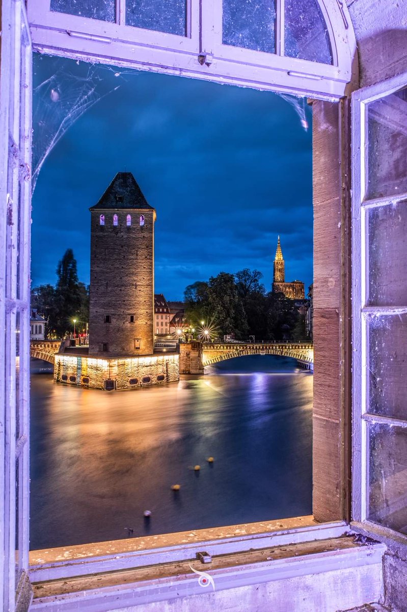 Fenêtre sur le paradis 🥹 Strasbourg depuis le barrage Vauban. Merci ma ville ❤️