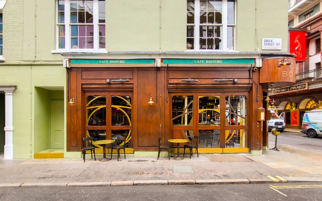 Victorian Awnings at Soho House @cafeboheme Old Compton Street. 

info@deansblinds.co.uk⁠
020 8947 8931⁠
deansblinds.co.uk⁠

#sohohouse #victorian #awning #london #soho