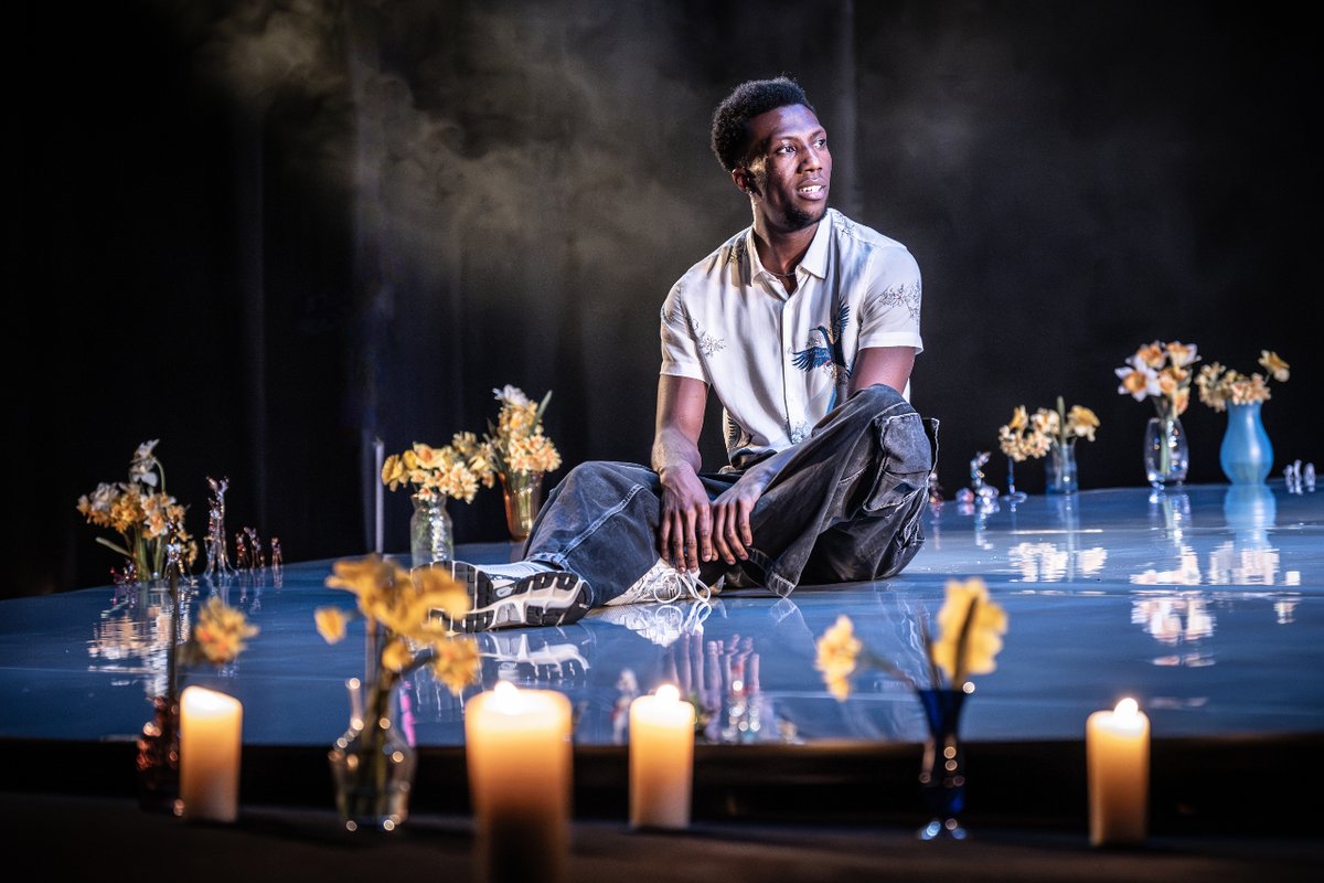 Rosetheatre's tweet photo. Spring has arrived and so has The Glass Menagerie🌷🌻

💫Atri Banerjee’s acclaimed production of Tennessee Williams' semi-autobiographical masterpiece returns starring Geraldine Somerville (Gosford Park) as Amanda 💫

👆🏾Link in bio 👆🏾
📅17 April - 4 May
📸@brennerphotos https://t.co/nDwExkkvJS