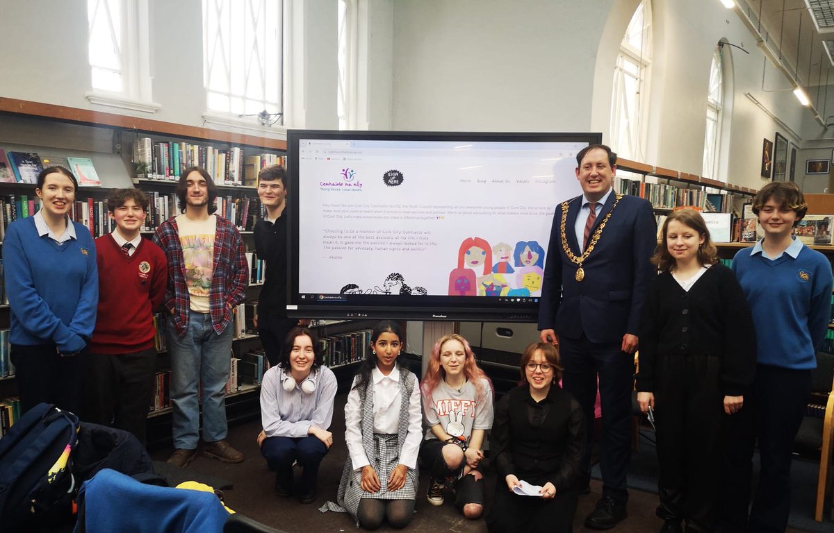 Our new youth friendly website is up and running 🌟 Designed by artist @an_na_mar & Cork City Comhairle members and launched at Cork City Library on April 10th by the Lord Mayor of Cork. Pay it a visit here: corkcitycomhairlenanog.com