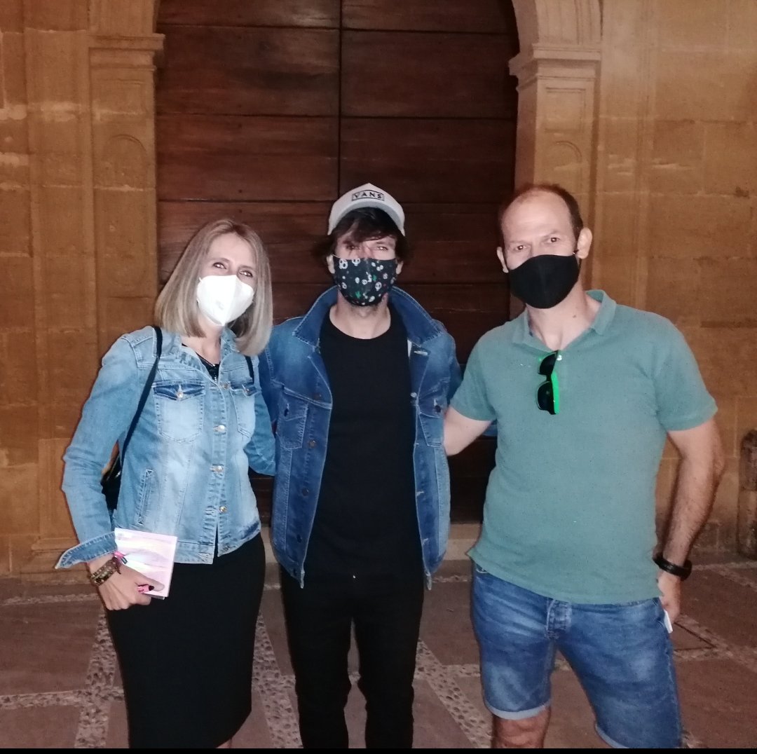 Vickycm15's tweet photo. @davidotero Felicidades David O. Que seas siempre muy feliz. Y recuerda que te esperamos por el sur que esta es la última foto y hay que renovar. Un abrazo enorme😘 https://t.co/yph0AK3FdF