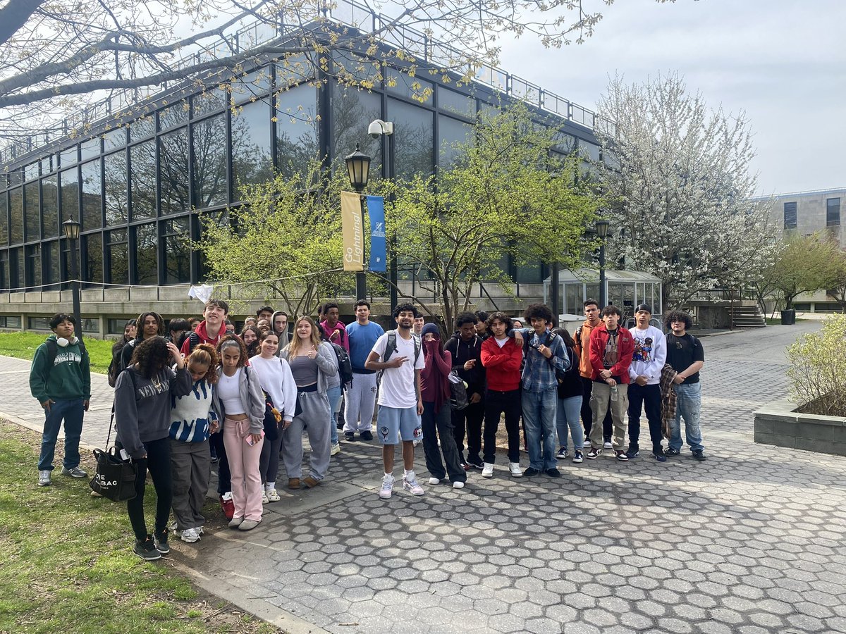 Saunders HS Juniors continue on with their college planning process as they visit Lehman College!