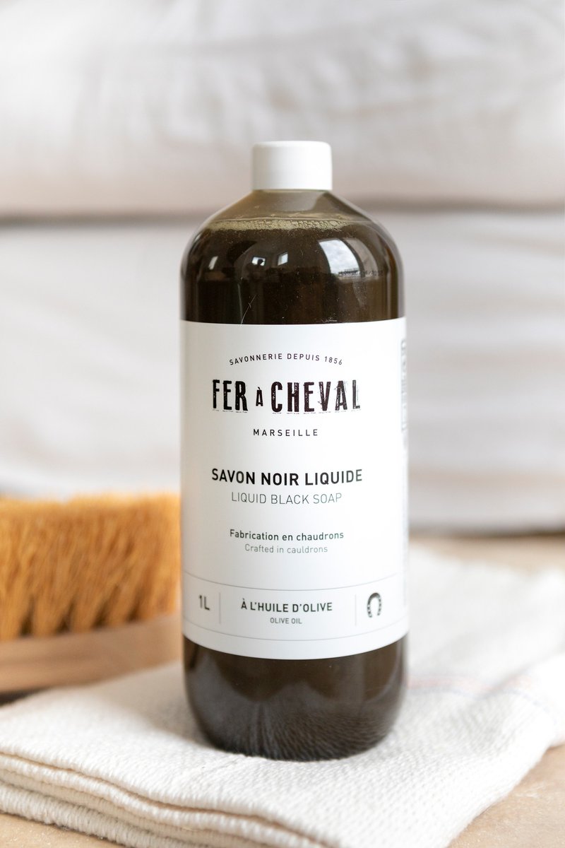 Fer à Cheval's Liquid Black Olive Oil Soap can be used with household surfaces, floors, laundry and garden! View more here: ow.ly/hkFF50Rhza5

#oliveoilsoap #naturalproducts #laundrydetergent #householdcleaner #FeraCheval #madeinFrance #Fendrihan