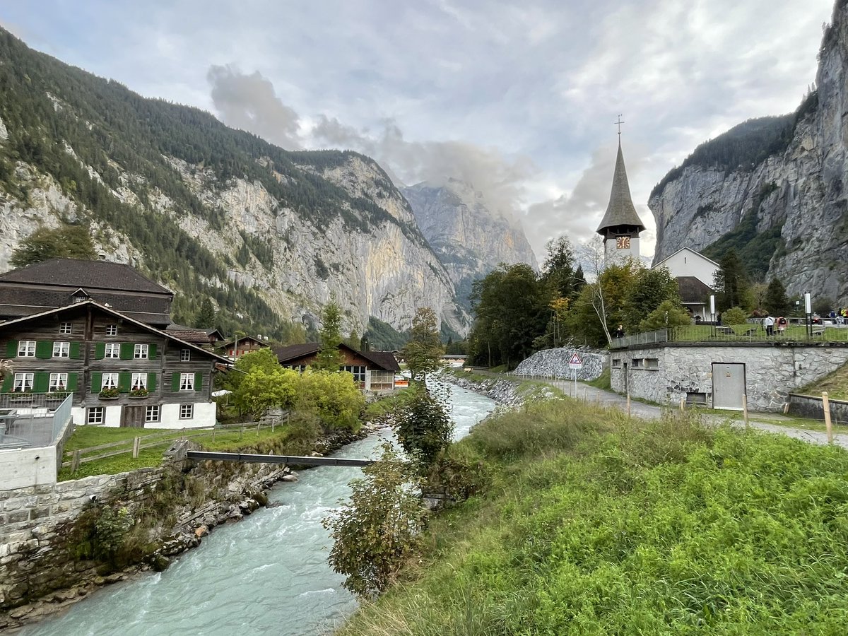 gnome_trotting's tweet image. Ah to be in Switzerland, with a little to-go chocolate in the hiking backpack. 🇨🇭