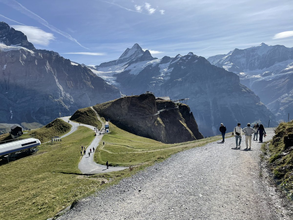 gnome_trotting's tweet image. Ah to be in Switzerland, with a little to-go chocolate in the hiking backpack. 🇨🇭