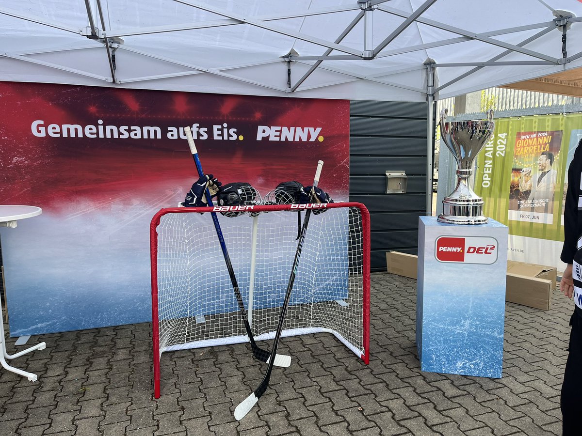 simonrslr's tweet photo. Los geht’s @FT_Pinguins #DELFINALS https://t.co/ZsDnvwudP2