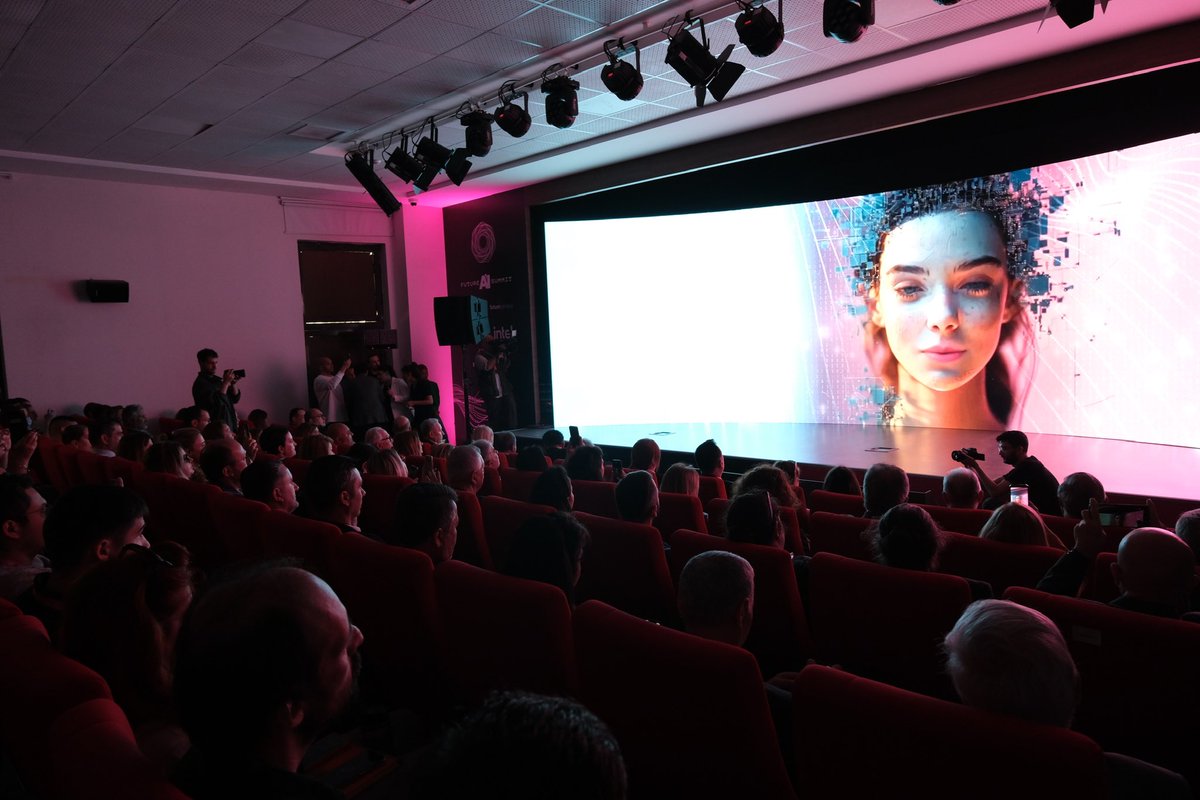 Bahçeşehir Üniversitemizin ev sahipliğinde gerçekleşen  ve dünya genelindeki yapay zeka otoritelerini bir araya getiren Future AI Summit’24 katılımcılarına eşsiz bir deneyim yaşattı.

Genel Müdür Yardımcımız Sayın Adil Kurt, Yapay Zeka ve Eğitim konulu oturumda ‘Eğitimde Yapay