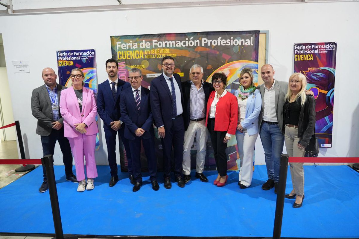 🔵Motilla del Palancar acoge la Feria de la Formación Profesional que ha inaugurado hoy el consejero de Educación, Amador Pastor. En esta feria se dan cita más de 8️⃣0️⃣0️⃣ alumnos y alumnas de los centros educativos de la provincia de Cuenca. acortar.link/3yf9nw