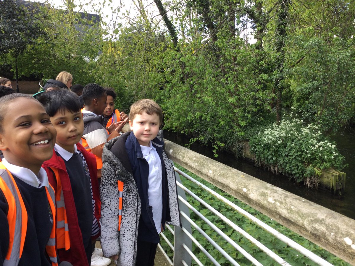 Year 4 visiting the River Wandle as part of their English work on the poem ‘The River’ by Valerie Bloom.