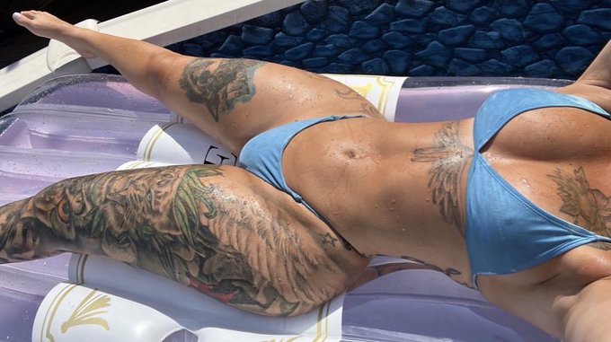 Who&rsquo;s ready for summer 💧 https://t.co/oCYKbwGO4B