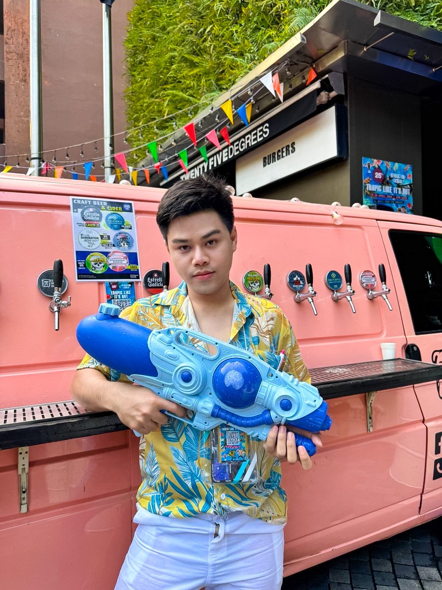 Mos_Mos2543's tweet photo. อยากโดนสาดรักครับ ไม่ได้อยากโดนสาดน้ำ💙💦
#ย้อนหลังสงกรานต์ https://t.co/4lGGEpj9Lt