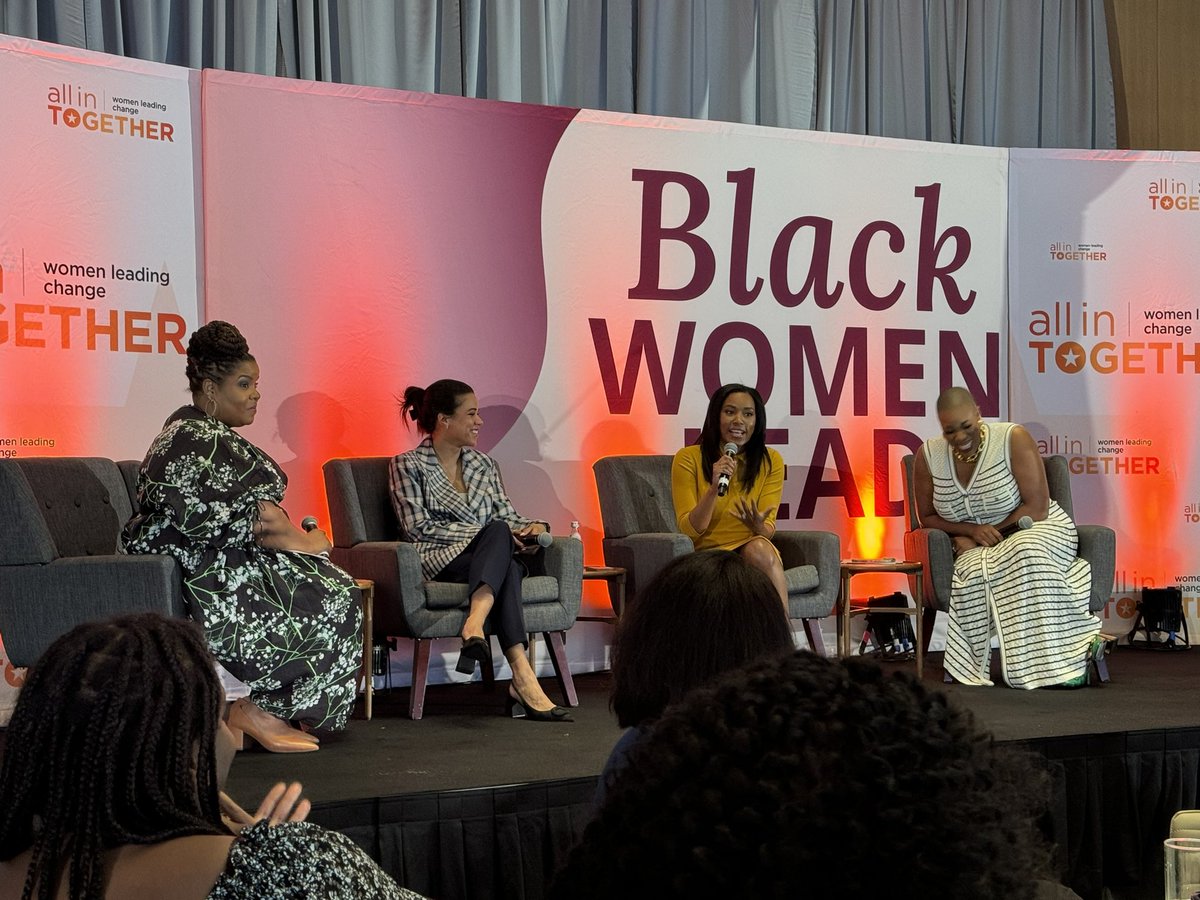 On stage we have: Black Women in Journalism and Media with @lollybowean @alexi @rachelvscott @SymoneDSanders #BWL2024 #AllInTogether